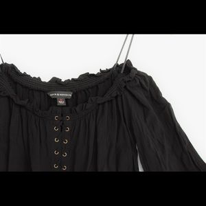 Rock & Republic • Off the shoulder crop top • Sz M